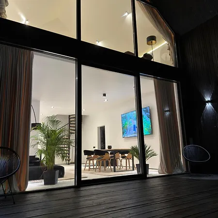 Black House * Поляна